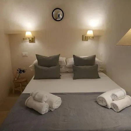 Trullo Delle Rose オストゥーニ